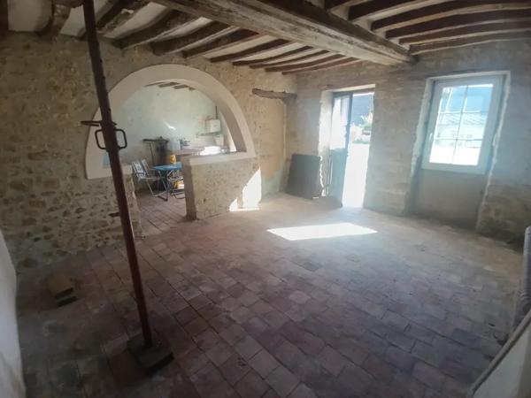 Maison à renover avec jardin