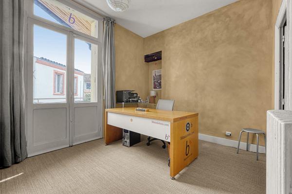 APPARTEMENT BAS CÔTE PAVÉE -