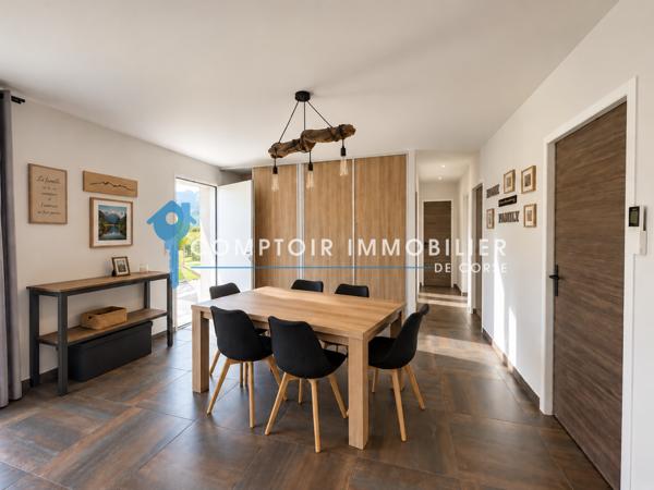 Maison 5 pièce(s) 4 chambre(s) 107 m²