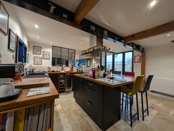 EXCLUSIVITE MAISON CHARENTAISE 4 CHAMBBRES GARAGE PISCINE  Marans