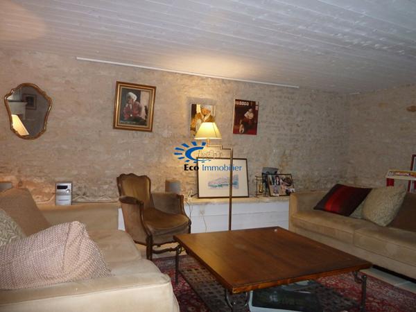 EXCLUSIVITE MAISON CHARENTAISE 4 CHAMBBRES GARAGE PISCINE  Marans