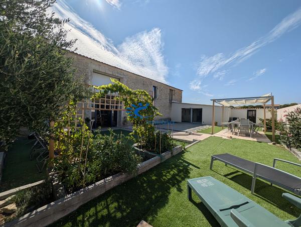 EXCLUSIVITE MAISON CHARENTAISE 4 CHAMBBRES GARAGE PISCINE  Marans