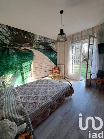 Maison traditionnelle 7 pièces de 190 m² à Étaules (17750)