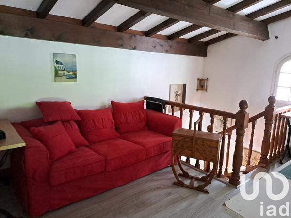 Maison traditionnelle 7 pièces de 190 m² à Étaules (17750)