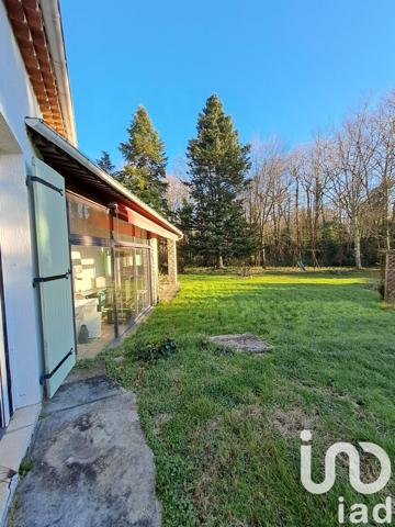 Maison traditionnelle 7 pièces de 190 m² à Étaules (17750)