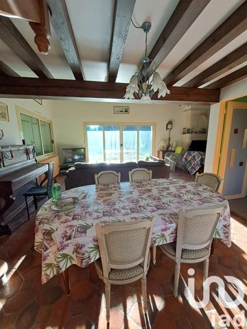 Maison traditionnelle 7 pièces de 190 m² à Étaules (17750)