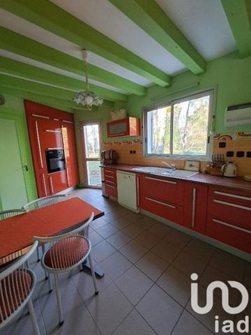 Maison traditionnelle 7 pièces de 190 m² à Étaules (17750)