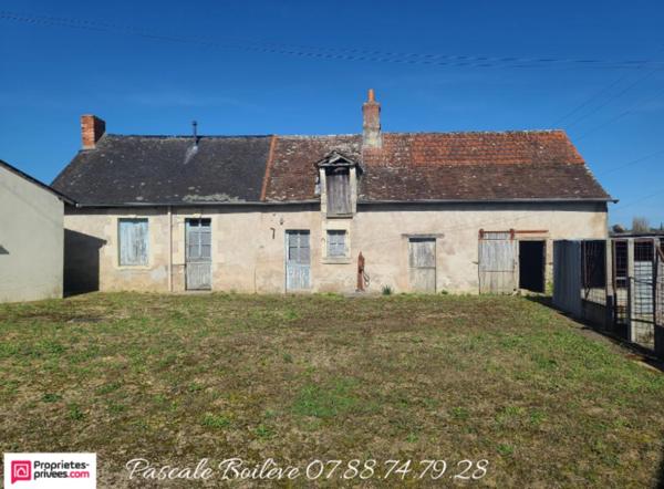 Maison avec diverses dépendances sur terrain de 3 000 m²  - Vernoil le Fourrier (49390)