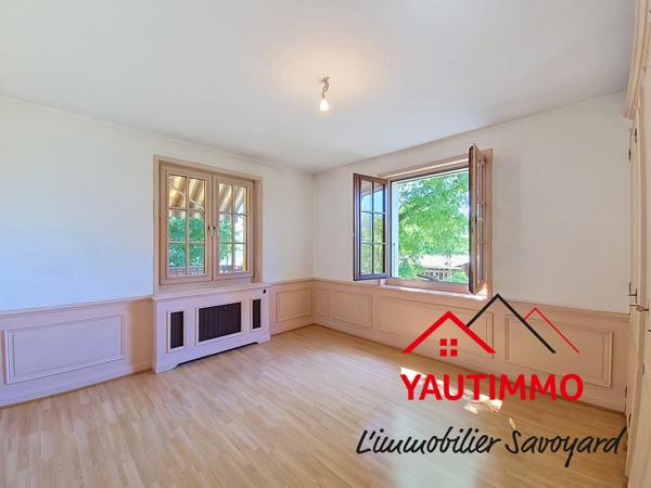 CRANVES-SALES – Maison 243 m² – Terrain 860 m² – 5 chambres – Possibilité 2 appartements – Grand garage