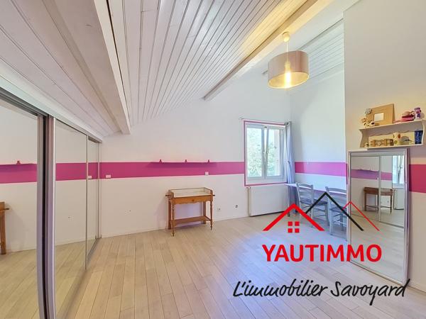 CRANVES-SALES – Maison 243 m² – Terrain 860 m² – 5 chambres – Possibilité 2 appartements – Grand garage