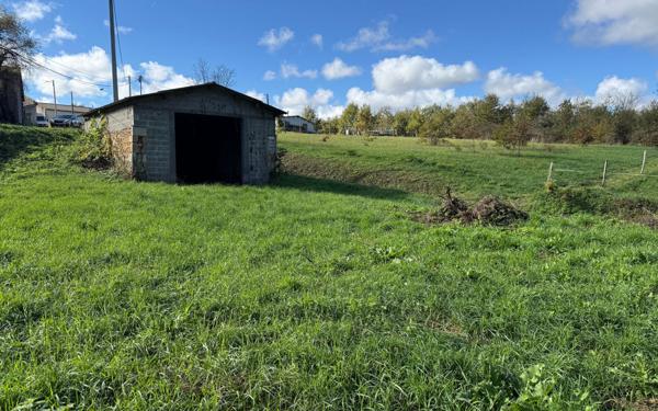 Stationnement à vendre    38 m2 Saint-Maixant