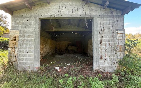 Stationnement à vendre    38 m2 Saint-Maixant