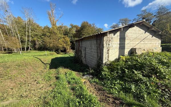 Stationnement à vendre    38 m2 Saint-Maixant