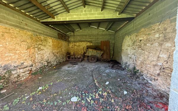 Stationnement à vendre    38 m2 Saint-Maixant