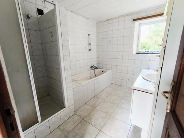 MAISON EN PIERRE A RESTAURER SUR 24474 m2