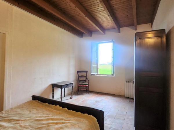 Belle Fermette 4 pièces à rénover avec dépendances MIRAMONT DE GUYENNE (47)