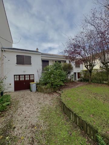 LES SORINIERES : Grande Maison Familiale à rénover en plein coeur du bourg