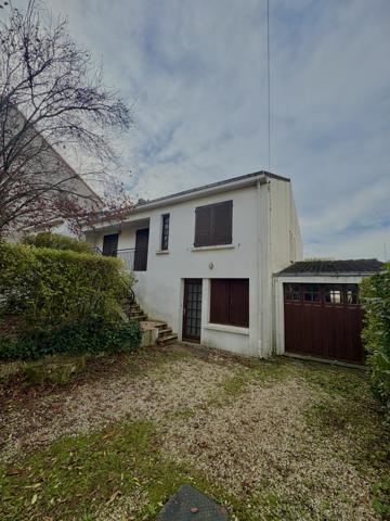 LES SORINIERES : Grande Maison Familiale à rénover en plein coeur du bourg