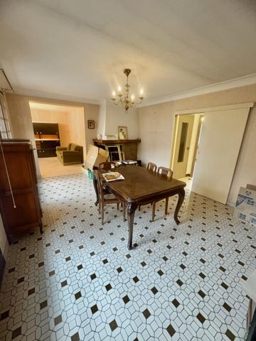 LES SORINIERES : Grande Maison Familiale à rénover en plein coeur du bourg
