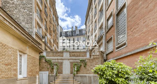 Location Studio meublé 27.8 m² - Paris 75016