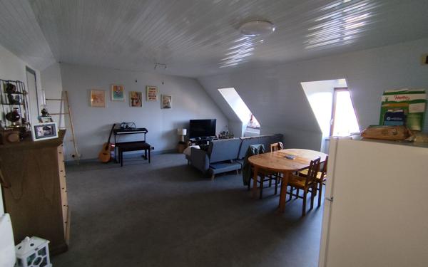 Appartement à louer    3 pièces • 72,14 m2 Pleyber-Christ