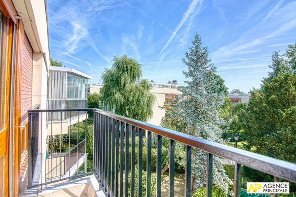 Le Chesnay Parly 2 Appartement 4 pièces de 81 m² carrez situé au 2e et dernier étage avec ascenseur, loggia, cave et box en sous-sol 426 000 € **  - Référence  28305