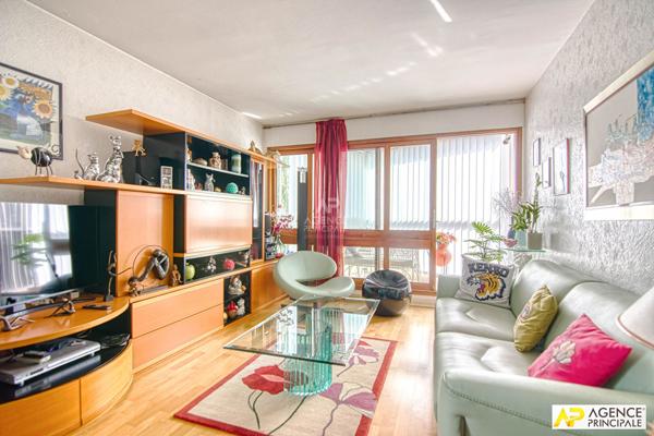 Le Chesnay Parly 2 Appartement 4 pièces de 81 m² carrez situé au 2e et dernier étage avec ascenseur, loggia, cave et box en sous-sol 426 000 € **  - Référence  28305