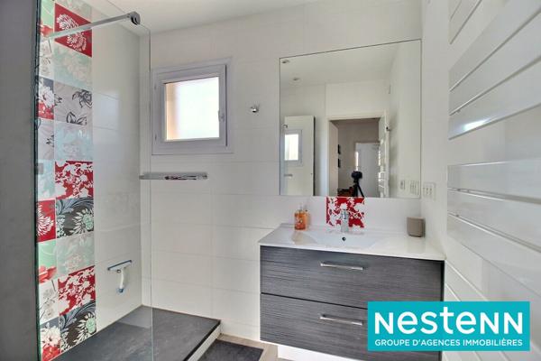 Maison 4 chambres + bureau, piscine, très bon etat, proche commoditiés, calme, buanderie,tram