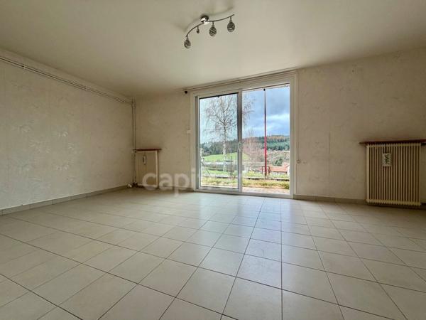 MAISON 75 M2, 3 CHAMBRES, 568 M2 DE TERRAIN CLOS, GARAGE, CAVE, ATELIER, DOUBLE VITRAGE PVC ET VOLETS ALU DE 2015, CHARPENTE/COUVERTURE OK, TF 743€