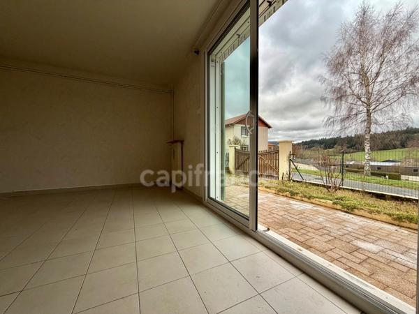 MAISON 75 M2, 3 CHAMBRES, 568 M2 DE TERRAIN CLOS, GARAGE, CAVE, ATELIER, DOUBLE VITRAGE PVC ET VOLETS ALU DE 2015, CHARPENTE/COUVERTURE OK, TF 743€