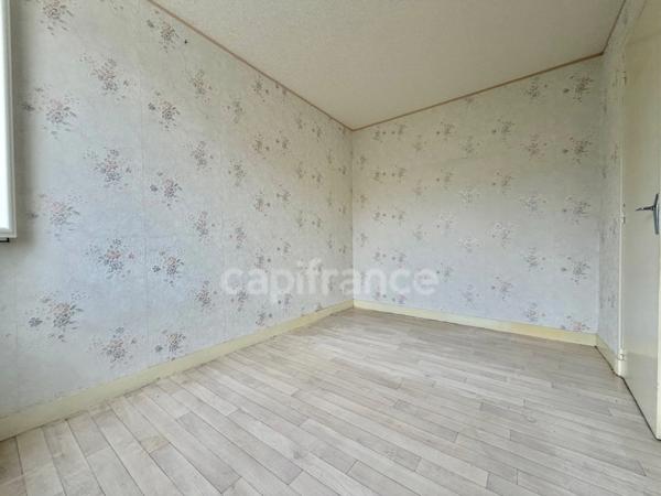 MAISON 75 M2, 3 CHAMBRES, 568 M2 DE TERRAIN CLOS, GARAGE, CAVE, ATELIER, DOUBLE VITRAGE PVC ET VOLETS ALU DE 2015, CHARPENTE/COUVERTURE OK, TF 743€