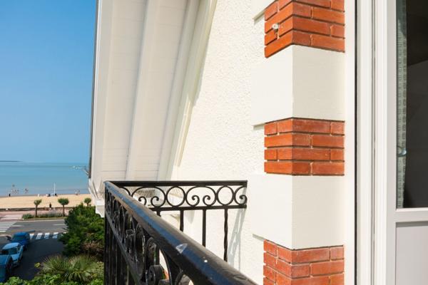 SUPERBE VILLA BALNEAIRE A 50 M DE LA PLAGE DANS LE PARC DE ROYAN