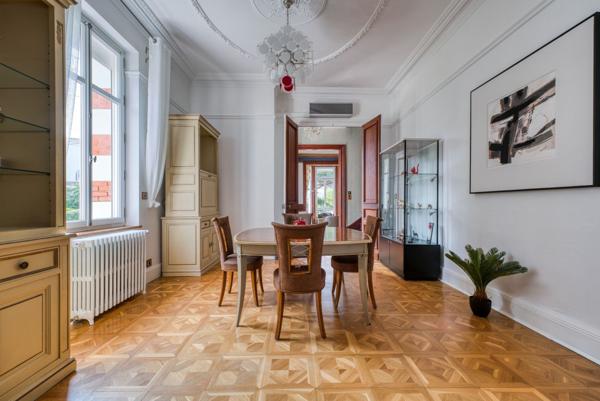 SUPERBE VILLA BALNEAIRE A 50 M DE LA PLAGE DANS LE PARC DE ROYAN