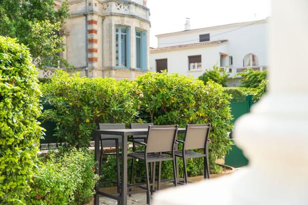 SUPERBE VILLA BALNEAIRE A 50 M DE LA PLAGE DANS LE PARC DE ROYAN