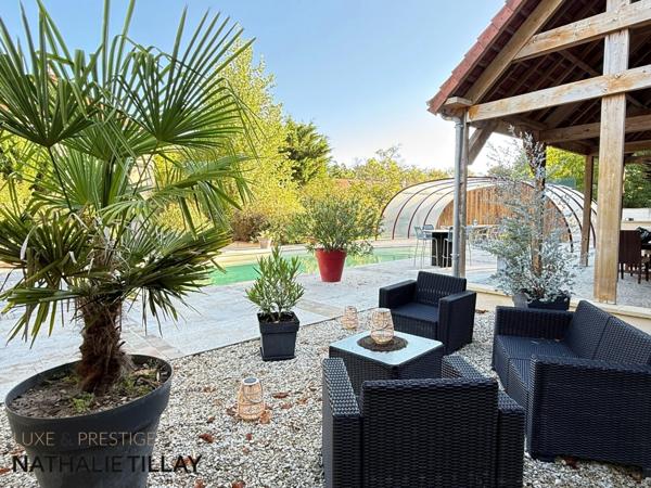 SAINT JEAN DE BRAYE , limite Boigny, a vendre, maison de 309 m², jardin paysagé, piscine, pool house, garages et stationnements , parcelle 2748 m²