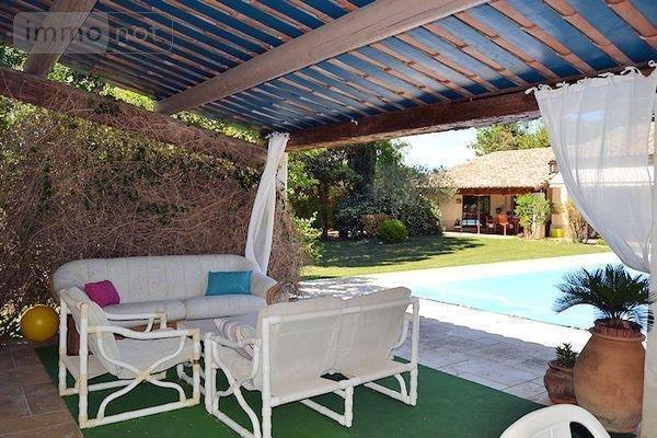 Villa à vendre à Saint-Martin-de-Crau dans les Bouches-du-Rhône (13310), ref : 075/142