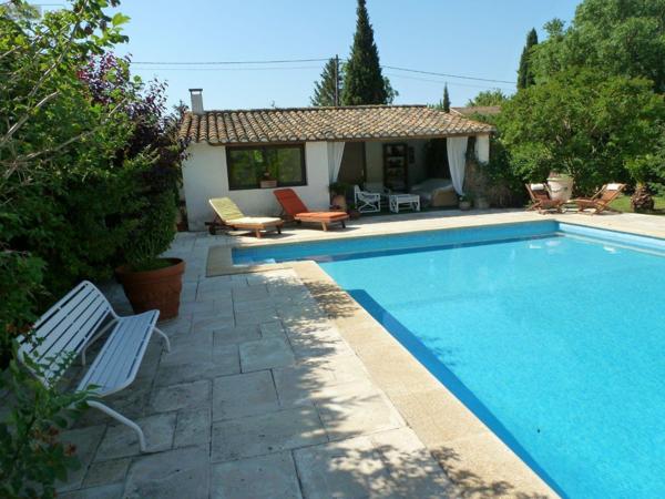 Villa à vendre à Saint-Martin-de-Crau dans les Bouches-du-Rhône (13310), ref : 075/142