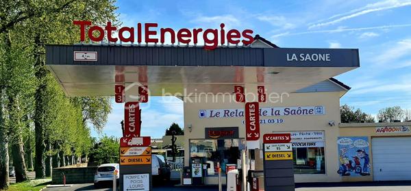 🌟🌟TROP TARD🌟🌟

A vendre en exclusivité FONDS DE COMMERCE + MURS (Station-service et habitation)

Idéalement situé au sud de la Côte d’Or sur un axe passant à SEURRE ville touristique, communauté de communes Rives de Saône de plus de 20 000 habitants.

Cet établissement de bonne réputation tenu depuis 24 ans par les gérants sans salarié.

L’ensemble est en parfait état d’exploitation et bien situé sur une route à fort potentiel pour un éventuel développement d’activité.

Station-service 4 pompes doubles, bornes 24/24, boutique avec vente d’accessoires, point relais Pick up, vente gaz, un local à exploiter ainsi qu’un atelier.

En ce qui concerne l’habitation de type 5 d'environ 152 m² rénovée en 2008, elle se compose au rez-de-chaussée d’une cuisine équipée ouverte sur le séjour de 43 m² avec son poêle à bois, un bureau, un cellier, une buanderie, WC séparés et accès au garage de 46 m².

L’escalier vous mène à une mezzanine ainsi qu’au dégagement desservant les quatre chambres.

Accompagnement possible pour la reprise.

Belle opportunité n’hésitez pas à vous renseigner !!!