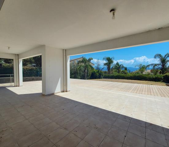 Ajaccio Sanguinaires T4 120m² avec 400m² de jardin en bord de mer