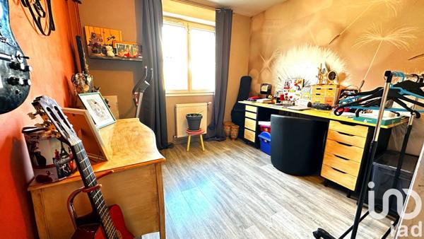 Maison traditionnelle 5 pièces de 96 m² à Saint-Romain-le-Puy (42610)