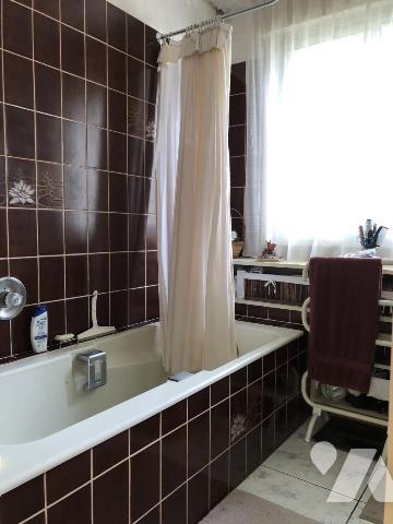 Maison d'architecte de 7 pièces. Terrain de 826 m².