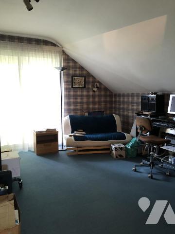 Maison d'architecte de 7 pièces. Terrain de 826 m².