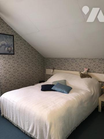 Maison d'architecte de 7 pièces. Terrain de 826 m².