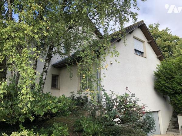 Maison d'architecte de 7 pièces. Terrain de 826 m².