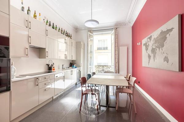 Paris 8ème, Appartement 3 Chambres -  170 m² à vendre