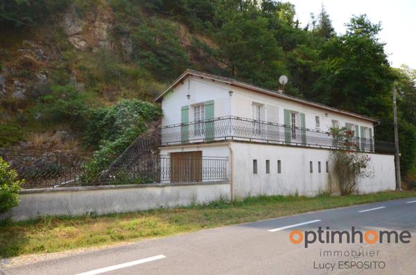 Belle maison Sous-Sol avec garages seulement 3 minutes de Confolens