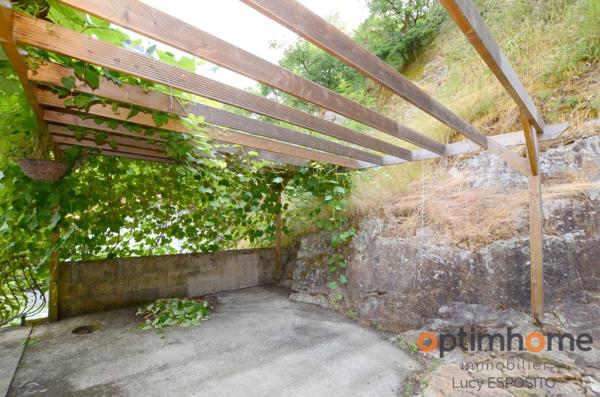 Belle maison Sous-Sol avec garages seulement 3 minutes de Confolens