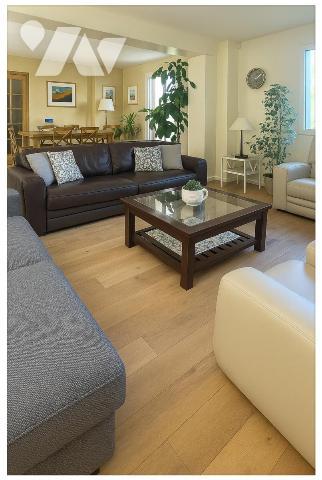 Quartier coteaux de la Mayenne proche centre ville /  5éme chambres possible sur le rez-de-chaussée