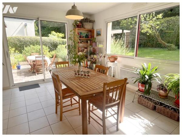 Quartier coteaux de la Mayenne proche centre ville /  5éme chambres possible sur le rez-de-chaussée