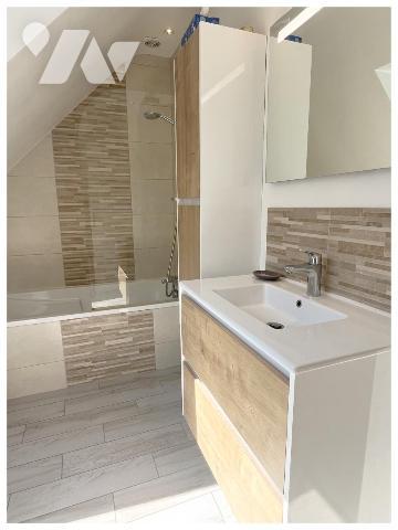 Quartier coteaux de la Mayenne proche centre ville /  5éme chambres possible sur le rez-de-chaussée